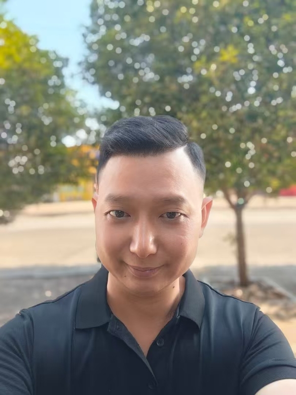 巷子里的猫的第一张照片--盐城相亲服务中心