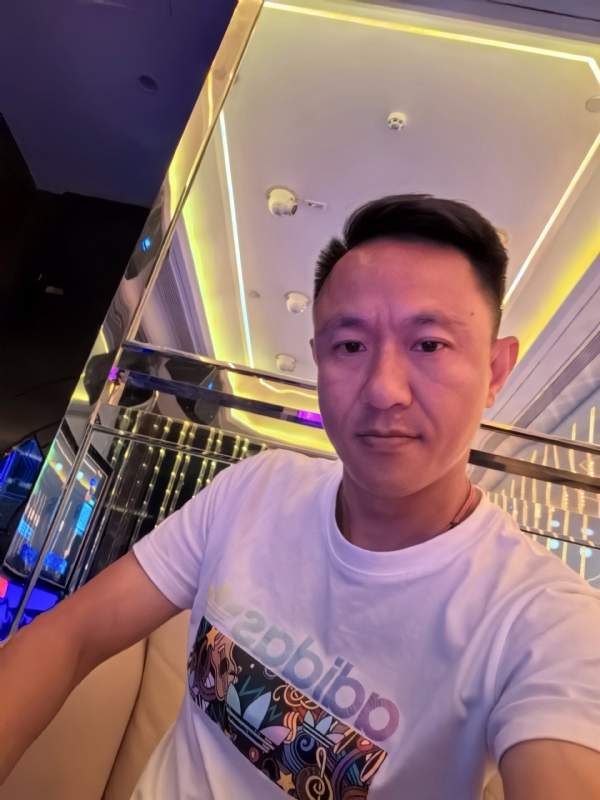 辞岸的第一张照片--盐城相亲服务中心