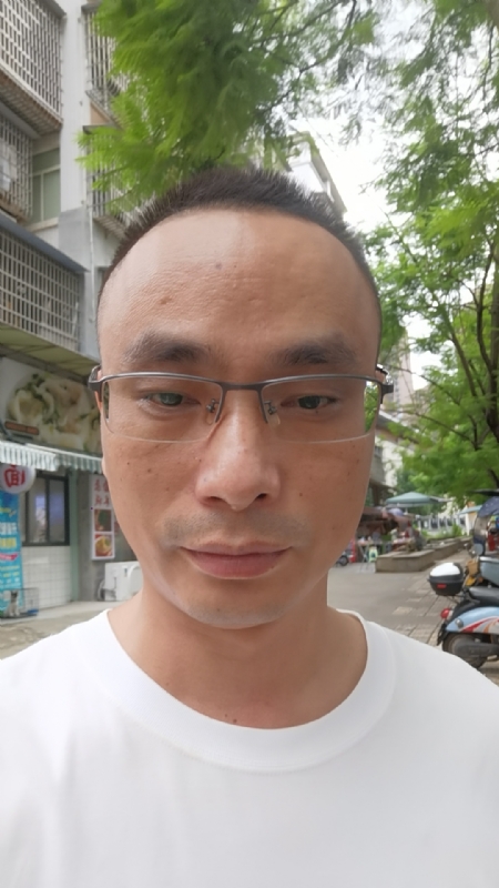 孤狼的第一张照片--盐城相亲服务中心