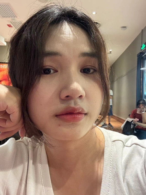 粉墨的第一张照片--盐城相亲服务中心