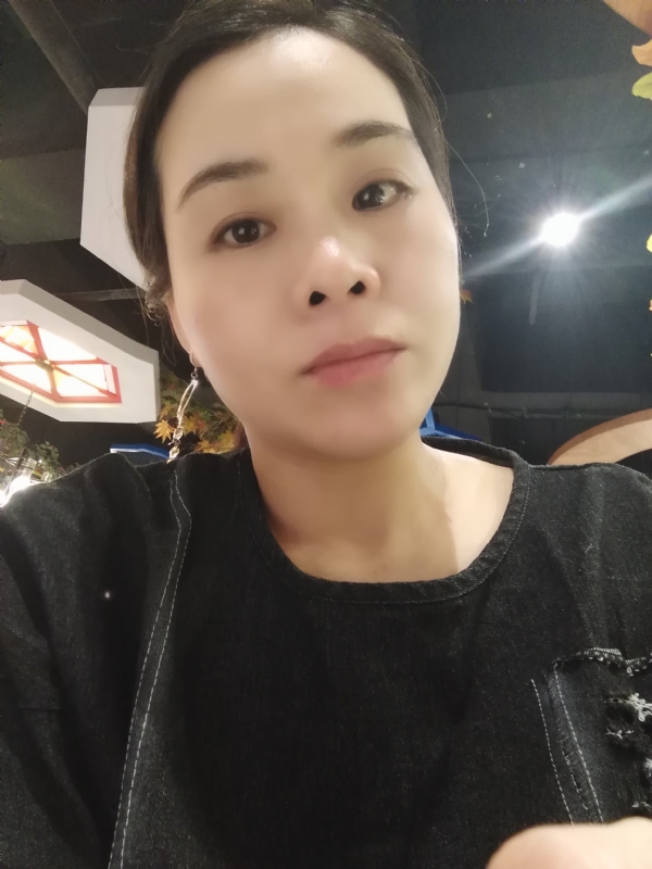 喜欢黑巧的第一张照片--盐城相亲服务中心